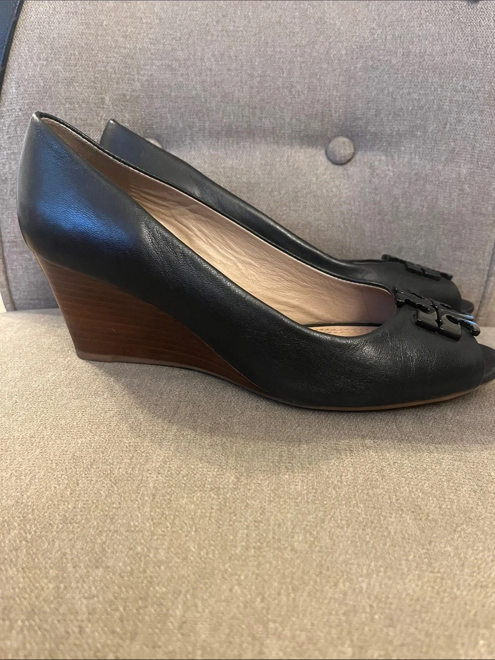 TORY BURCH OPEN TOE BLACK LEATHER SHOES, SIZE 7 1/2